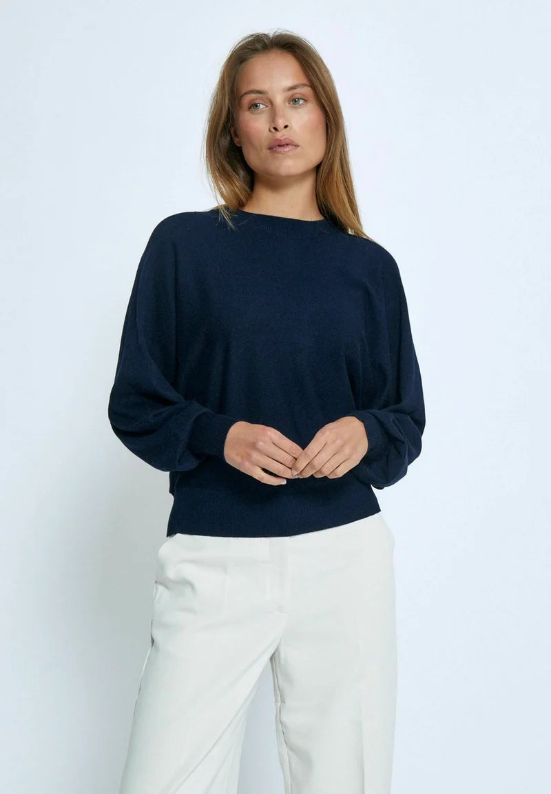 Minus Pull Dana Bat Sleeve Knit Black Iris Solid (donker blauw)