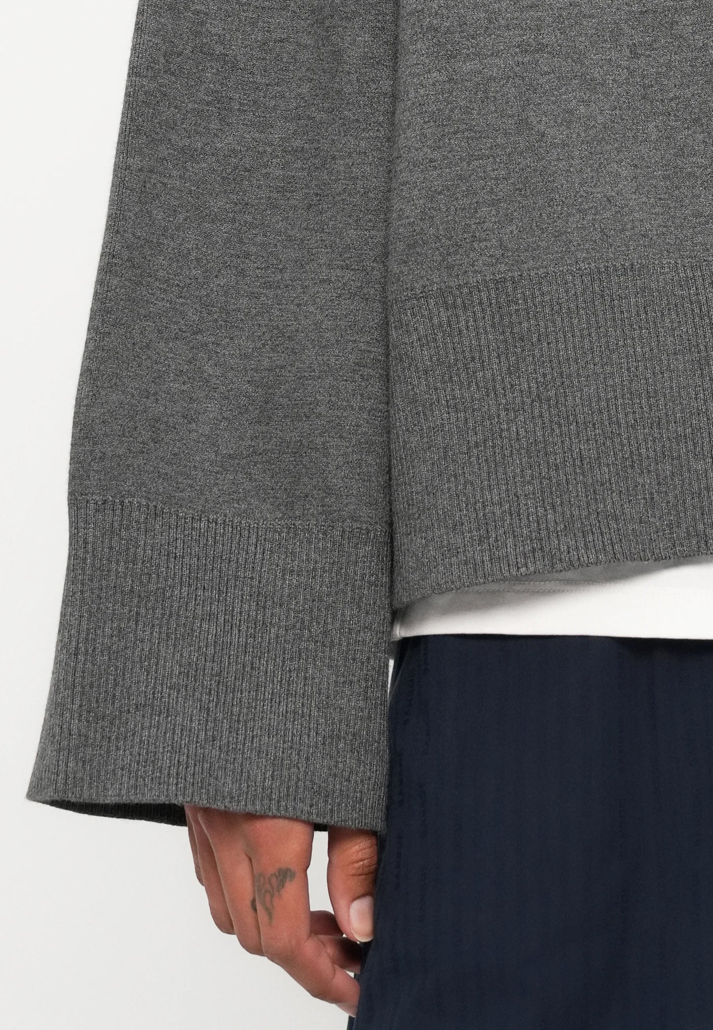 Samsoe Samsoe Pull Salula V-Nek Dark Grey