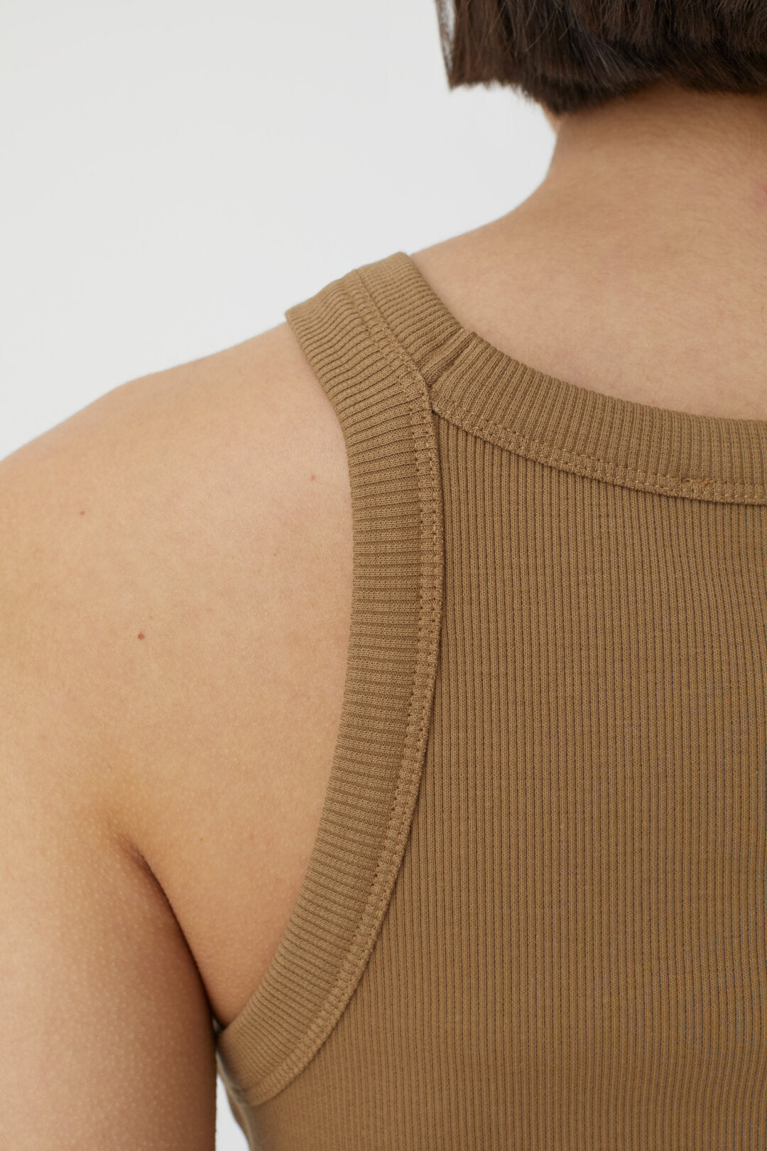 OUTLET Closed Tanktop in Ribjersey Nutmeg