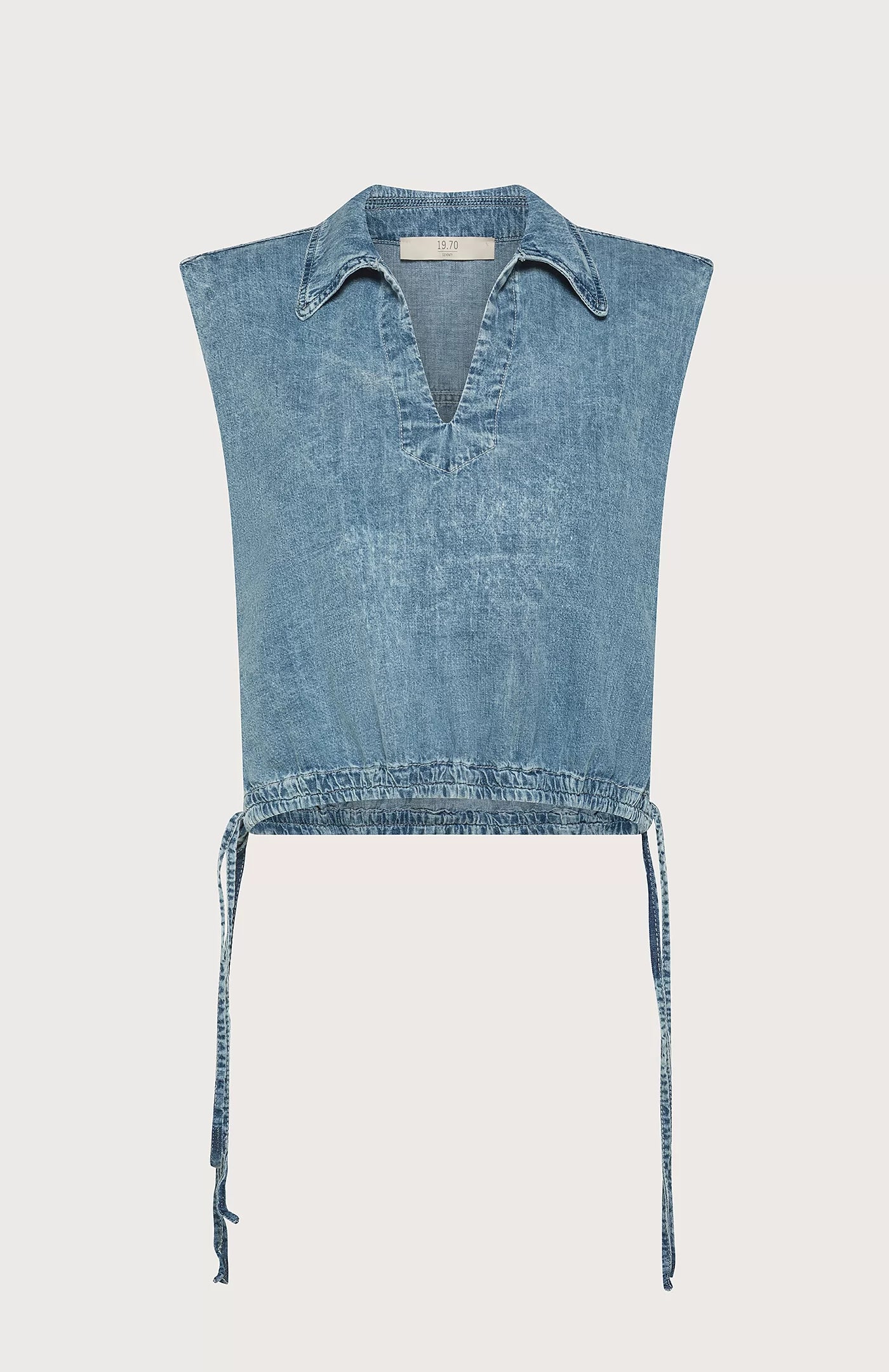 19.70 Top Mouwloos in licht gewassen denim