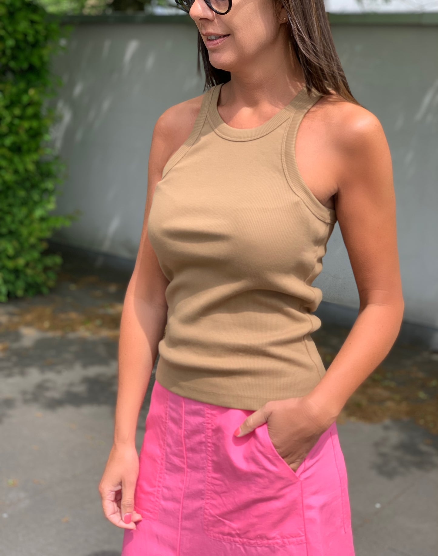 OUTLET Closed Tanktop in Ribjersey Nutmeg