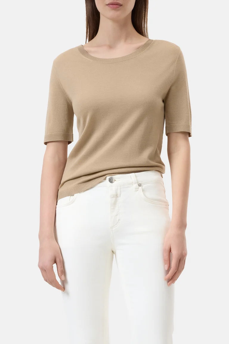 Closed Pull Ronde Hals Korte Mouwen Camel