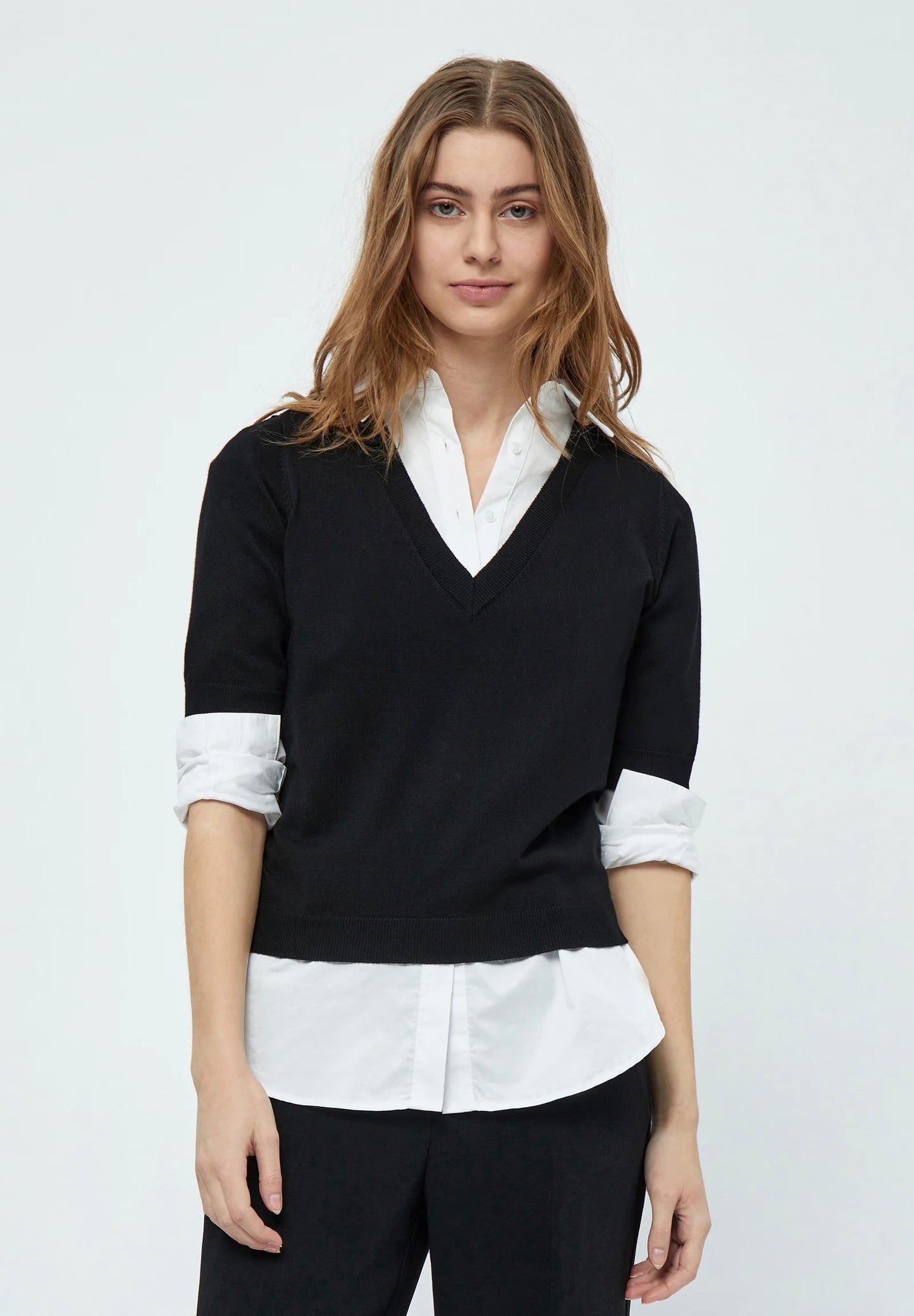 Minus Pull V-Nek Milla Black