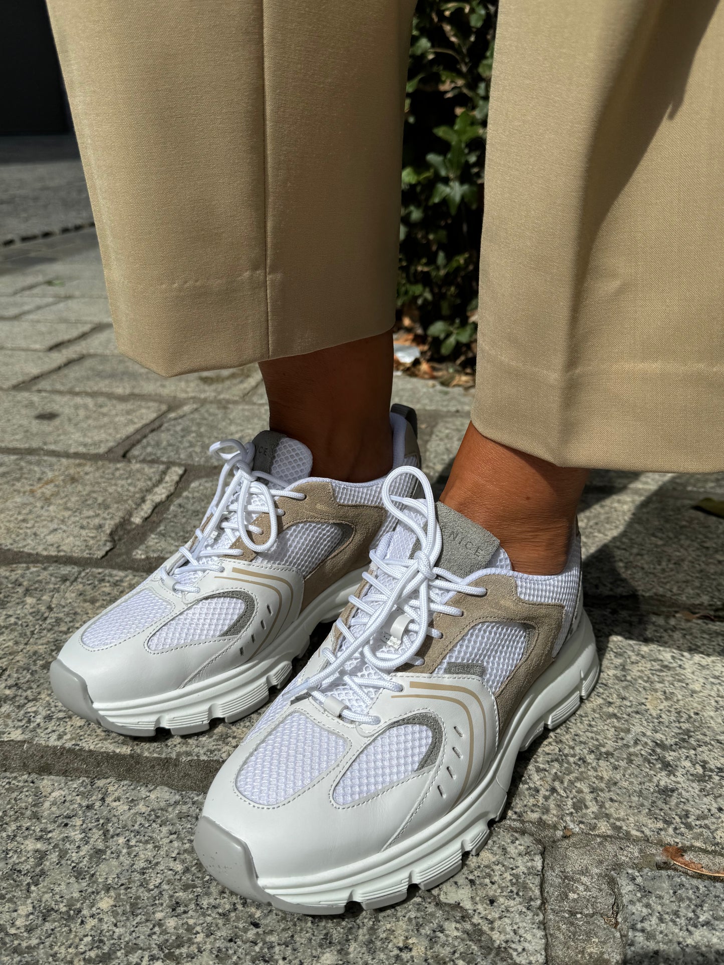 Janice Sneakers Bolt Beige 516 Suede