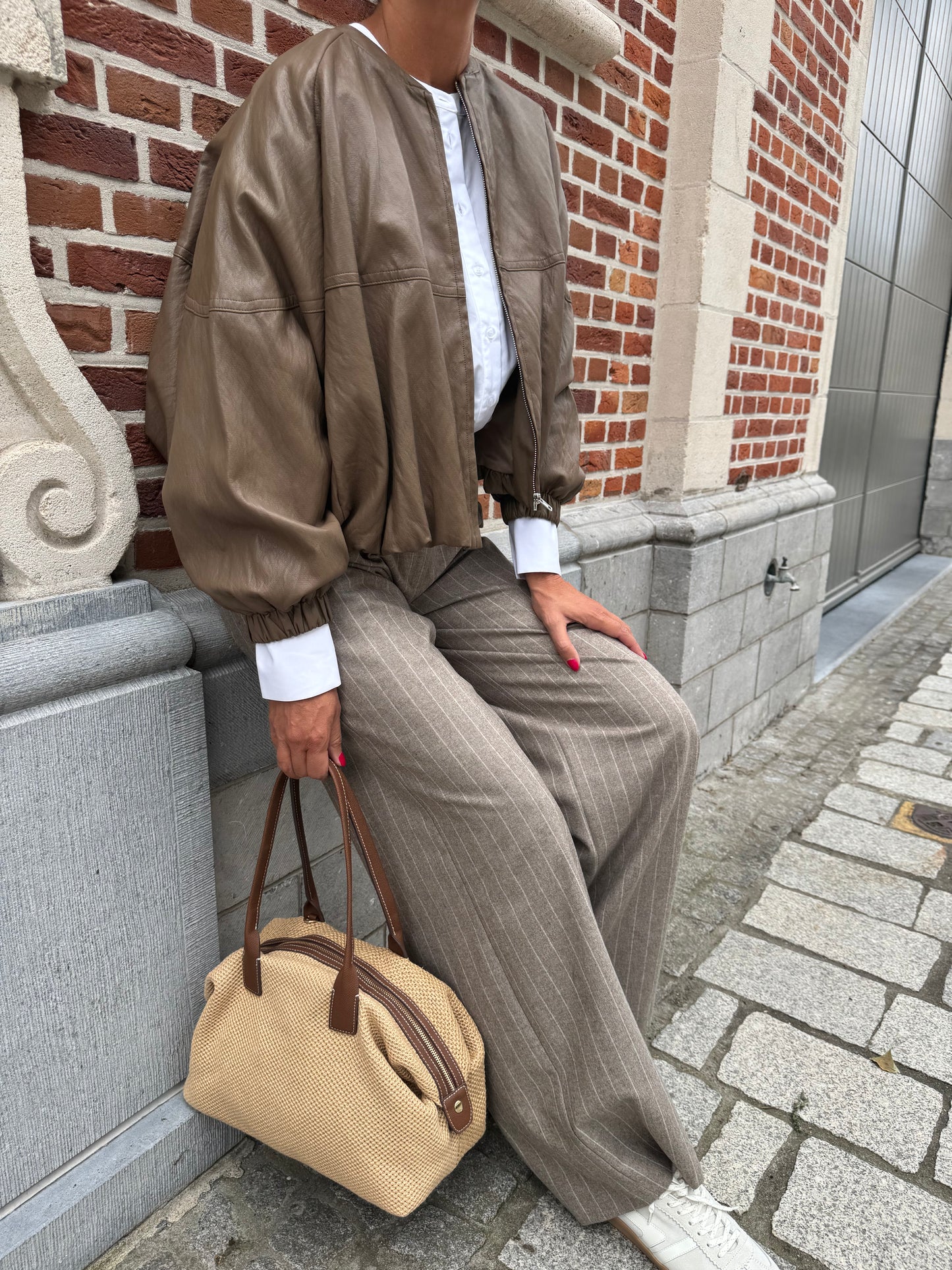 Janice Broek Dollar Beige Streep
