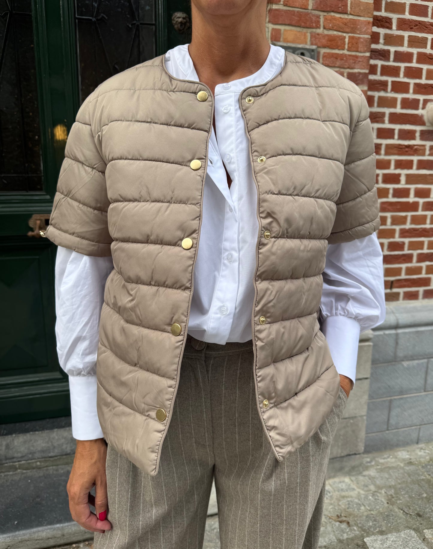 Coster Copenhagen Jas Asta Quilted Korte Mouwen Sand