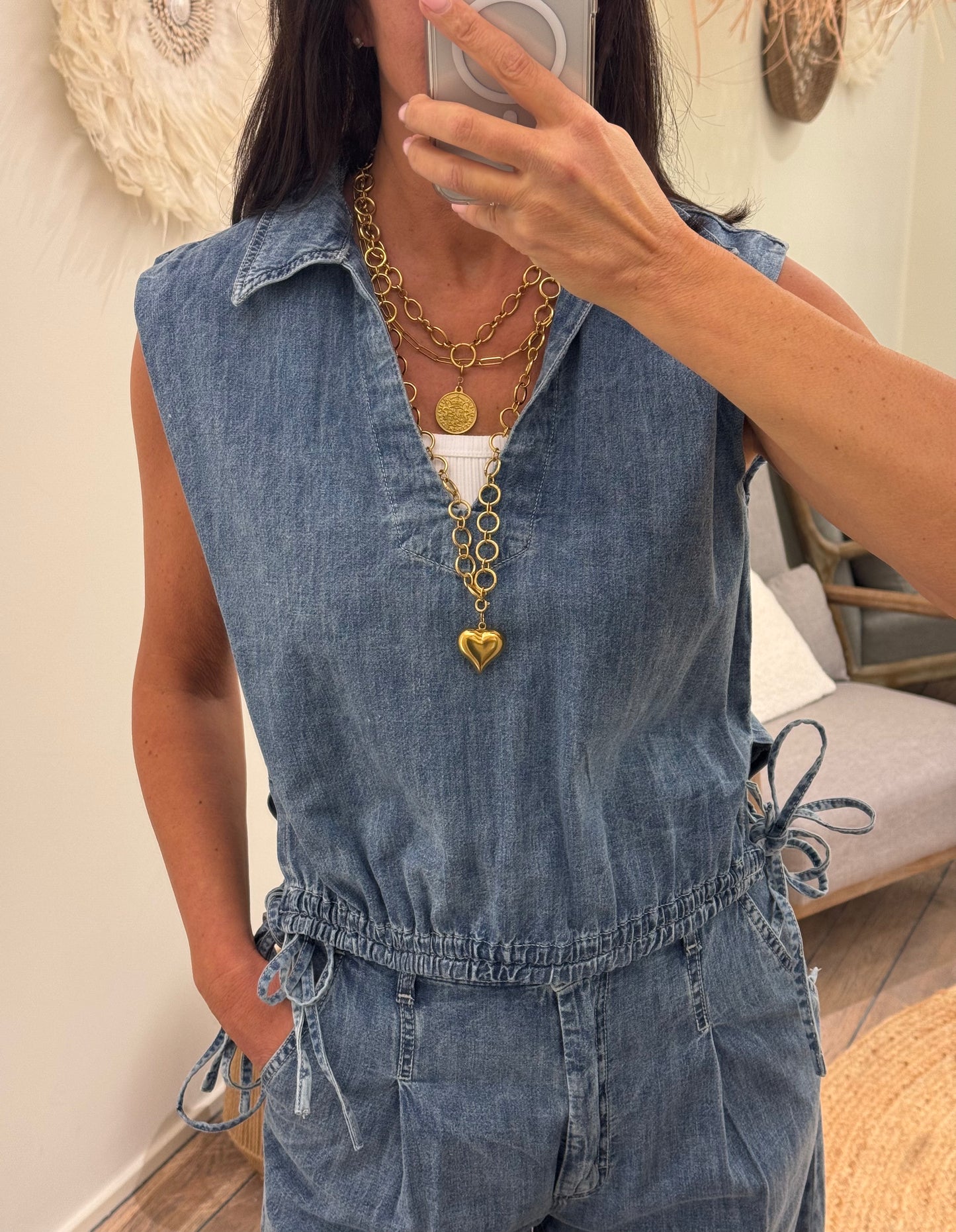 19.70 Top Mouwloos in licht gewassen denim