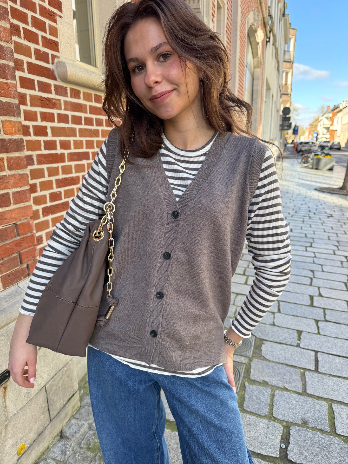 Leveté Cardigan Taupe Zonder Mouwen Ismaila 20