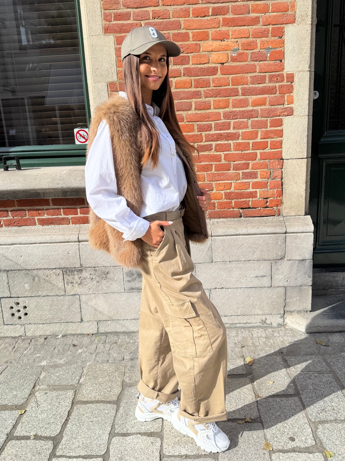 19.70 Broek met Zakken op Been Beige