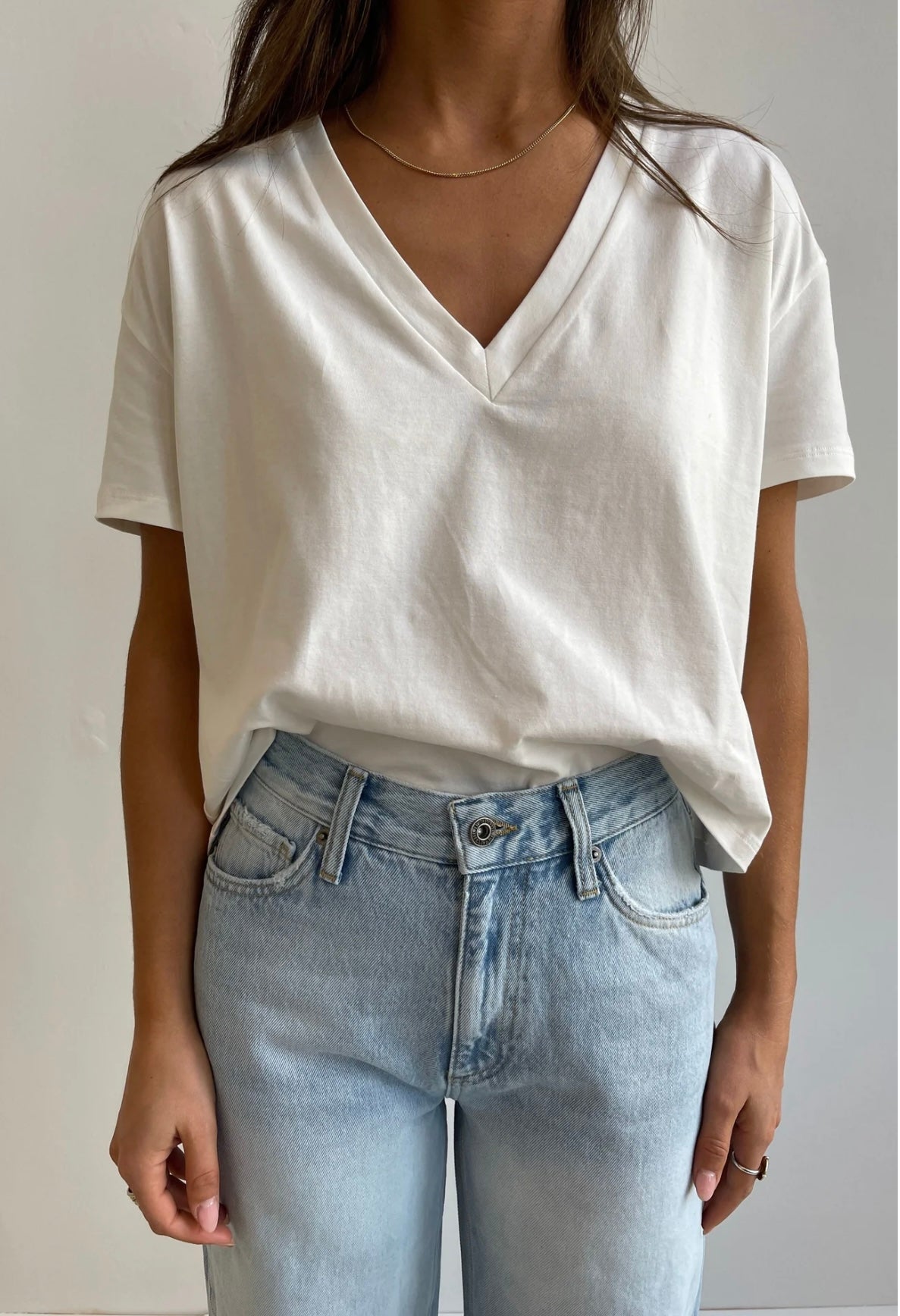 Liv The Label T-Shirt V-Nek Marilynne Ecru