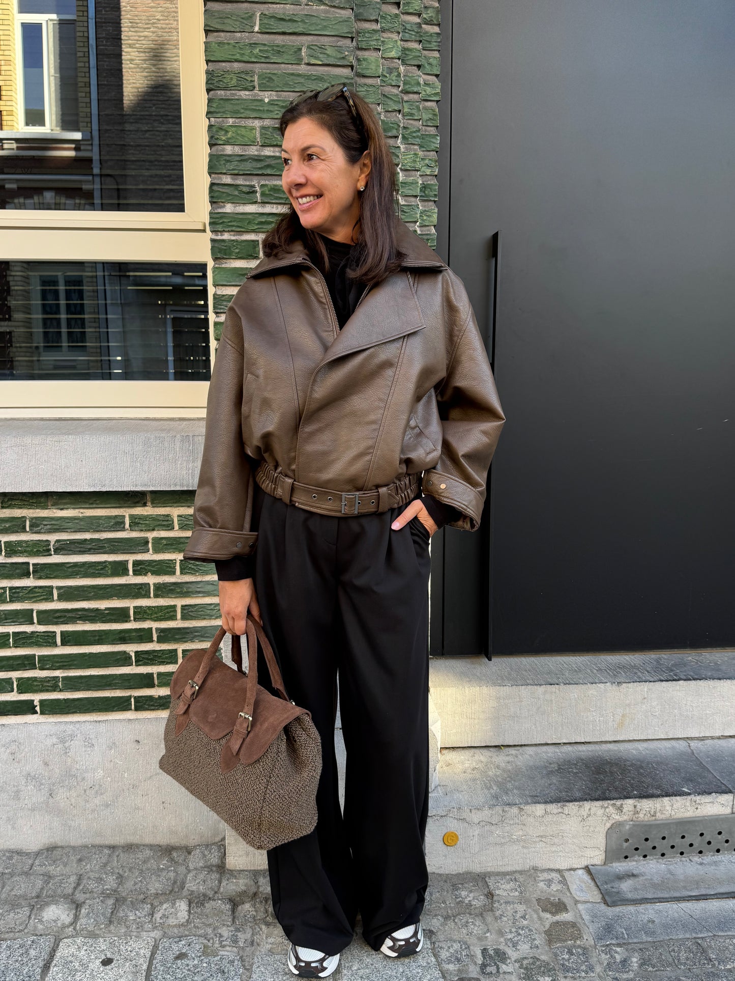 Eleh Jas met Riem Grigio Fango