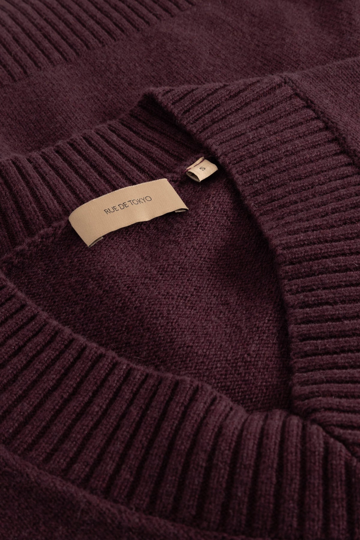 Rue de Tokyo Pull Kyro Merino Cashmere Aubergine