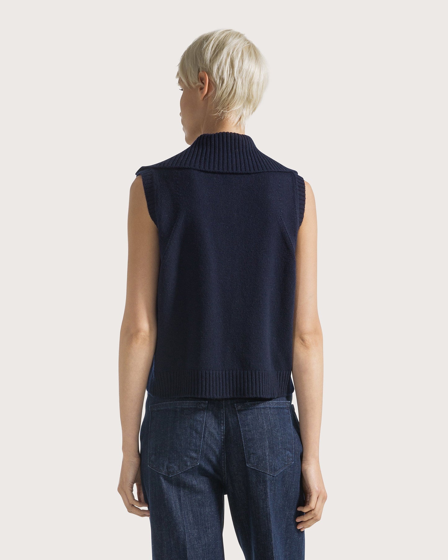 19.70 Mouwloze Pull met Rits