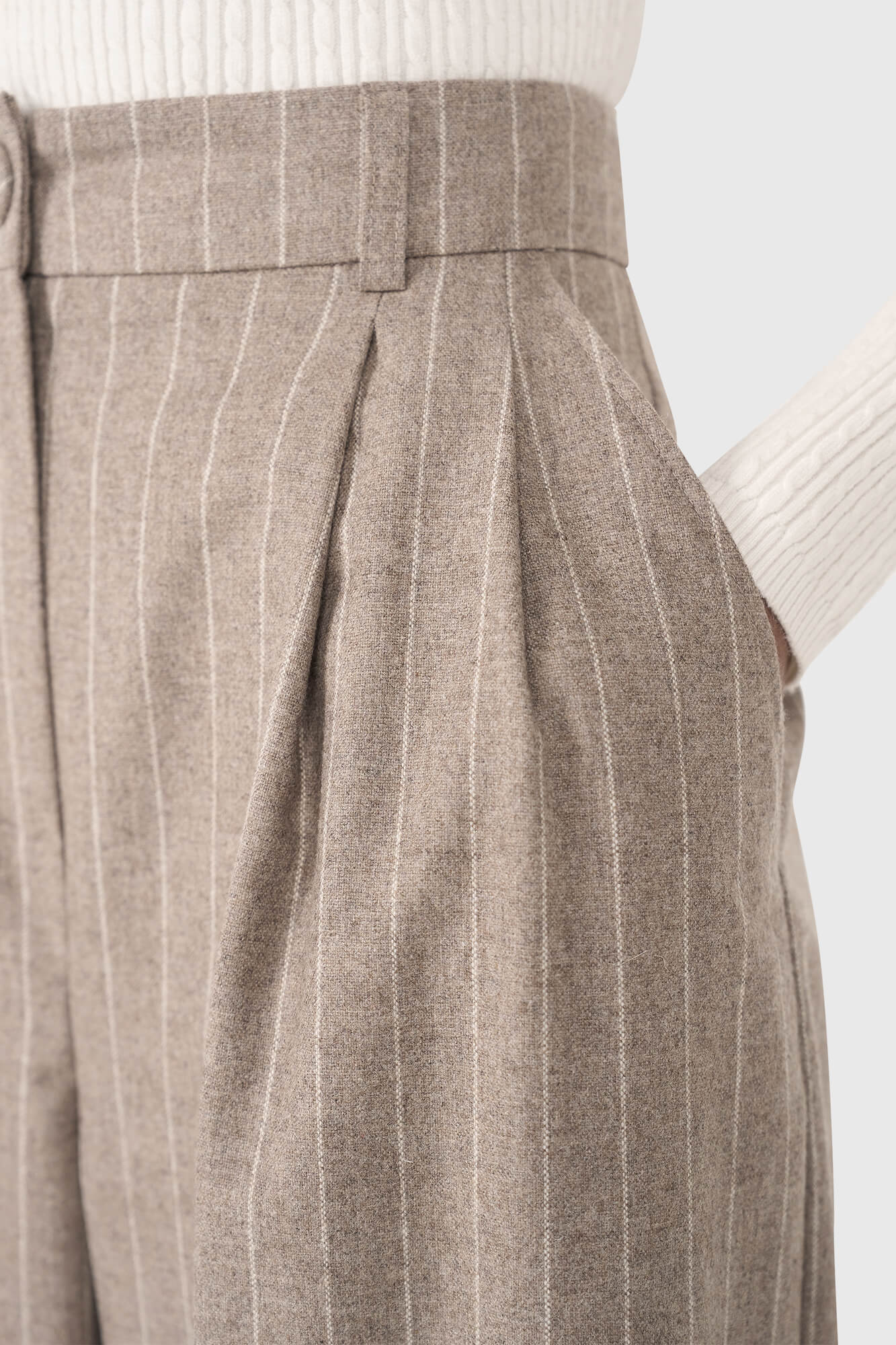 Janice Broek Dollar Beige Streep