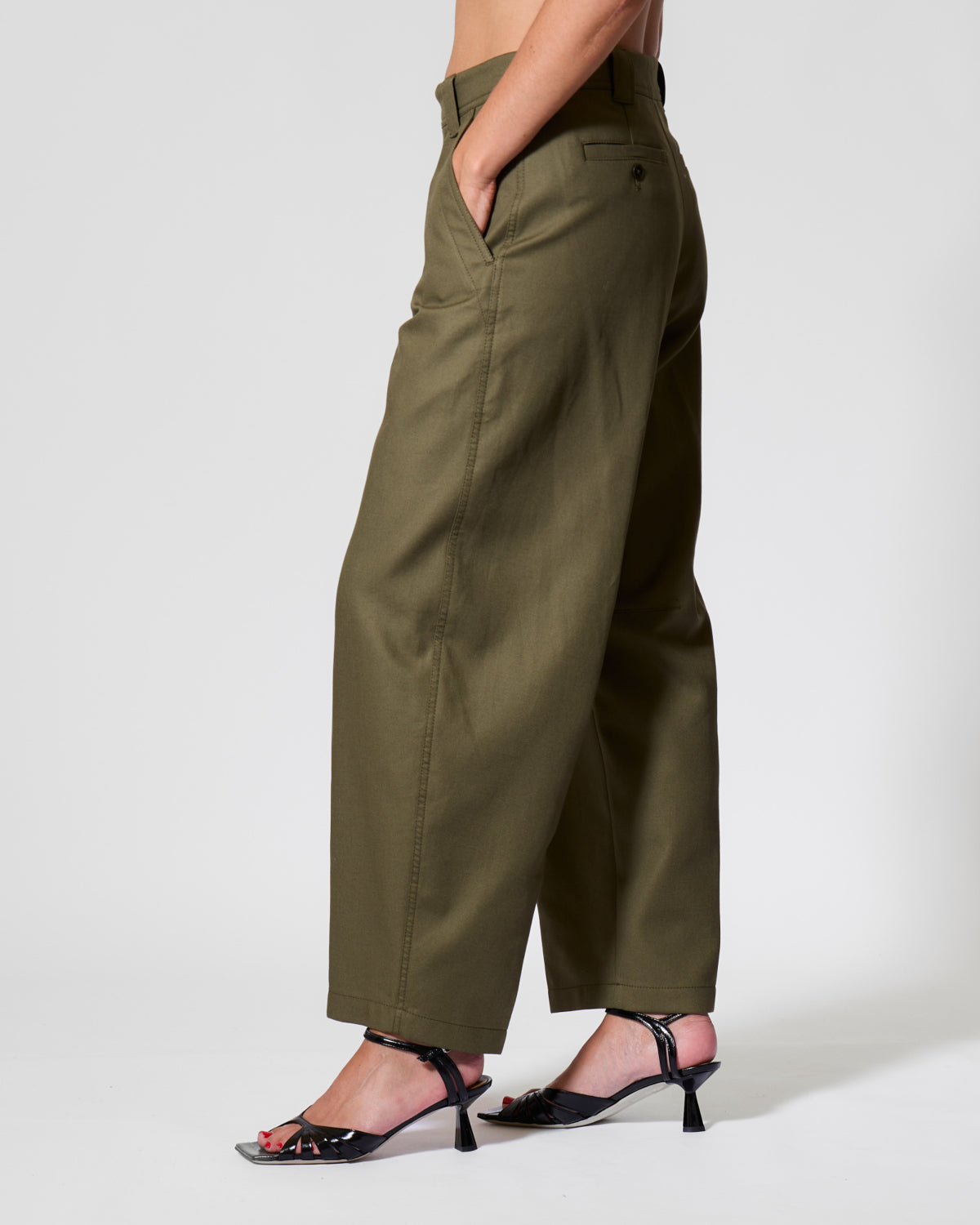 Closed Broek Romi Cypress Green (Olijfgroen)
