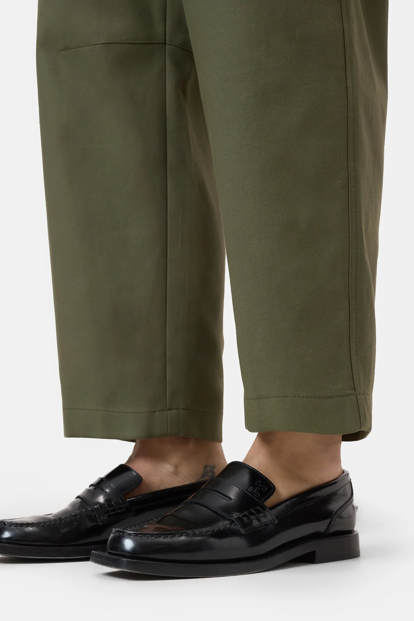Closed Broek Romi Cypress Green (Olijfgroen)