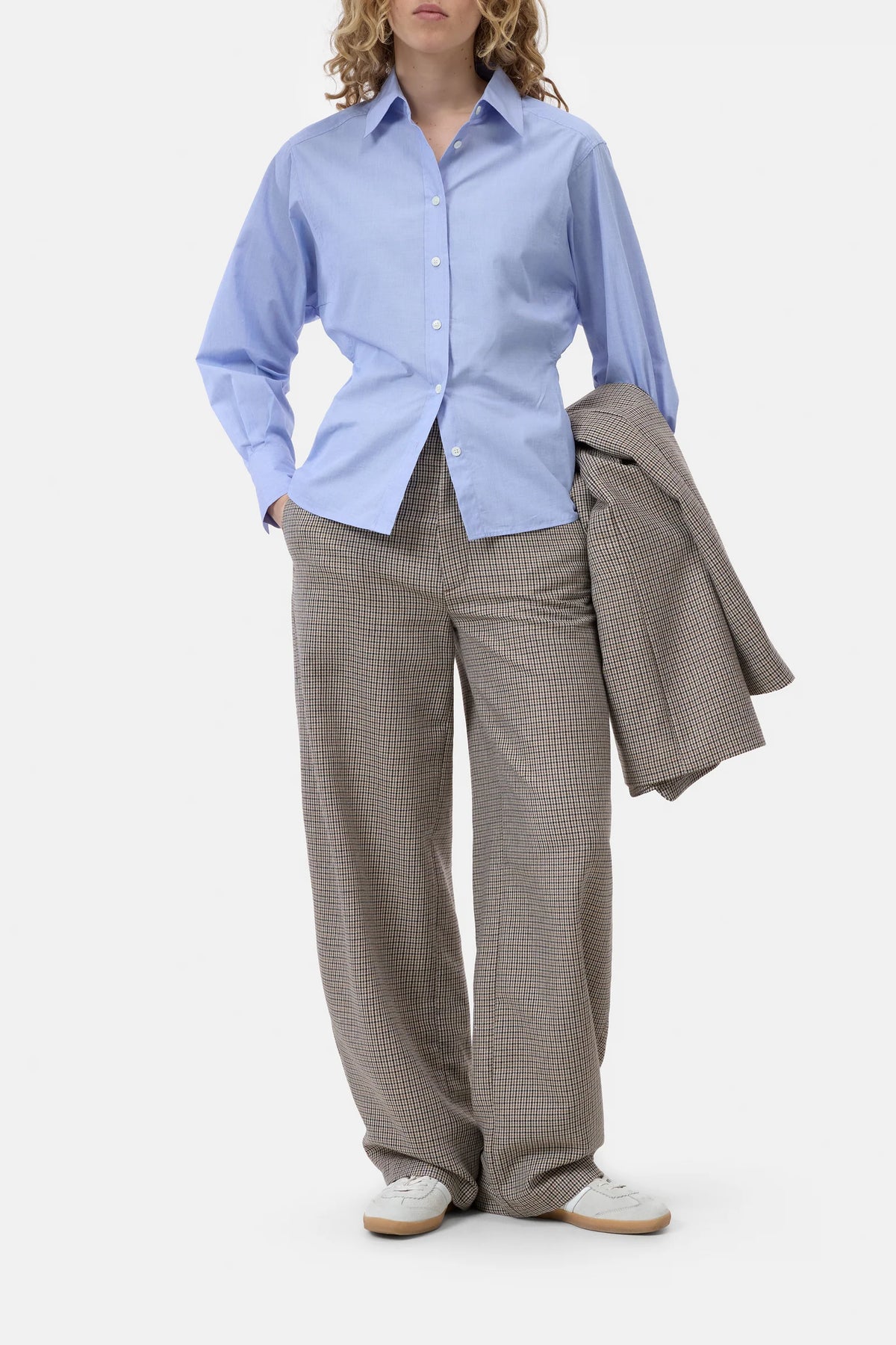 Closed Bloes Breeze Blue