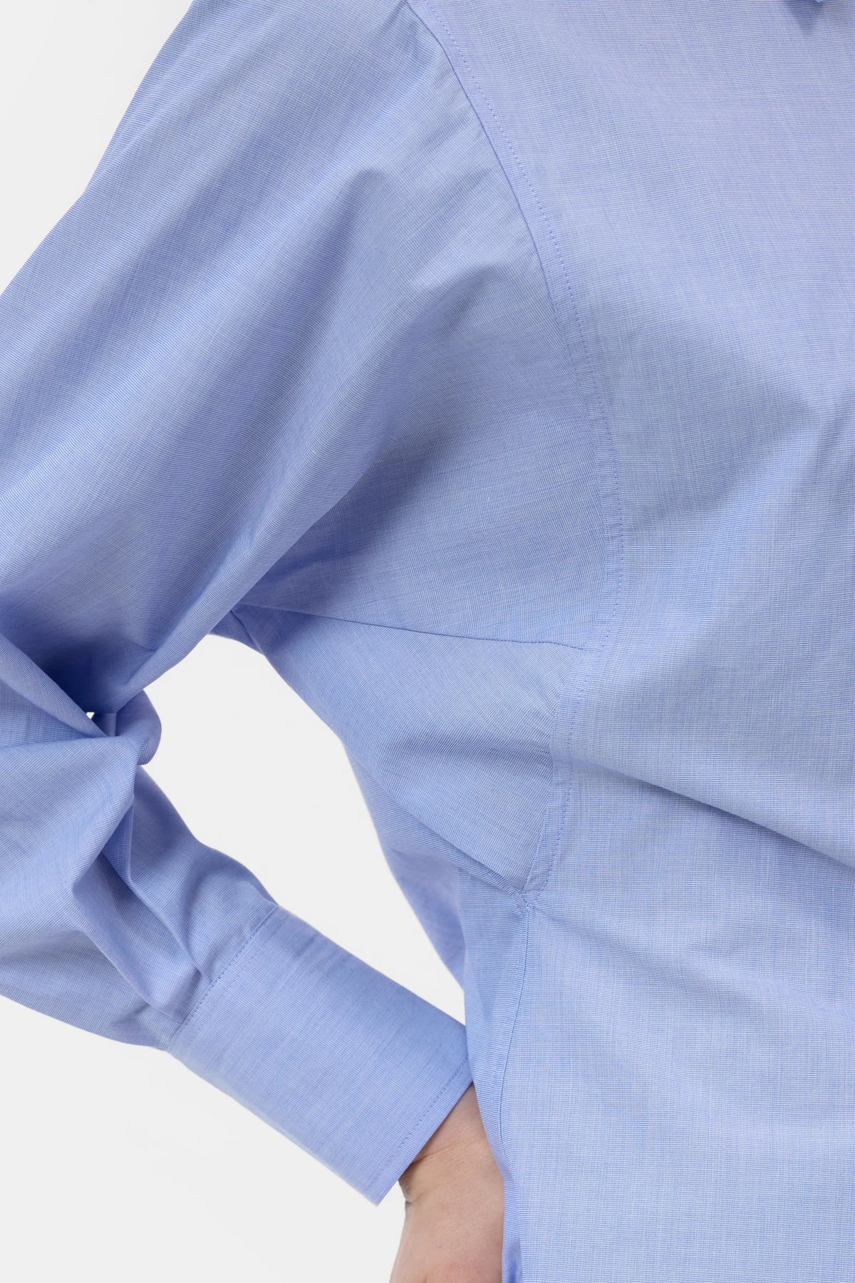 Closed Bloes Breeze Blue