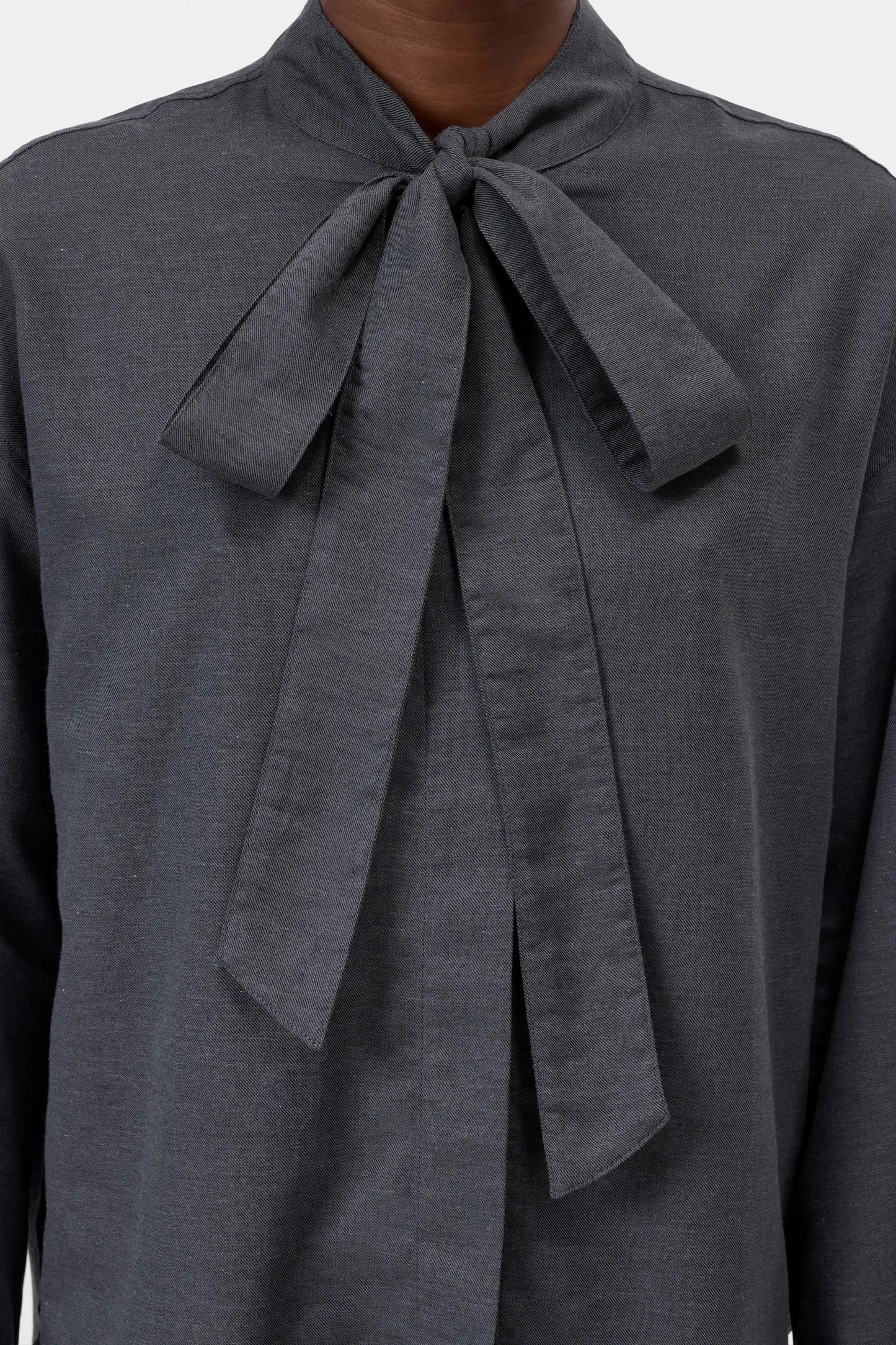 Closed Bloes met Strik Dark Grey Melange