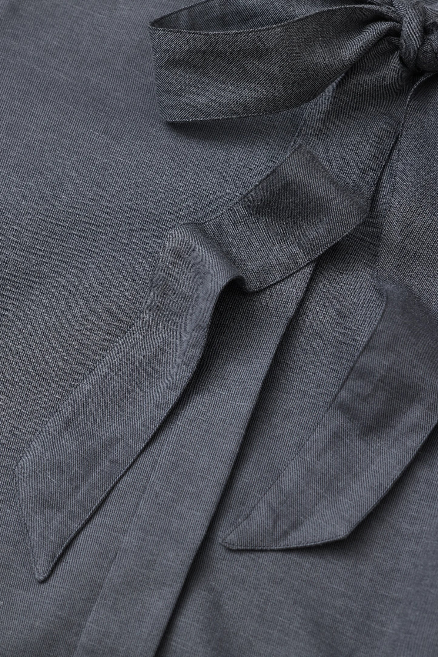 Closed Bloes met Strik Dark Grey Melange