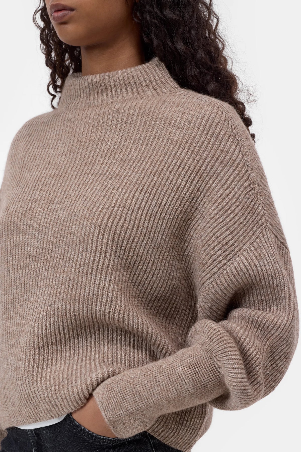 Closed Pull Opstaande Kraag Hazel Beige