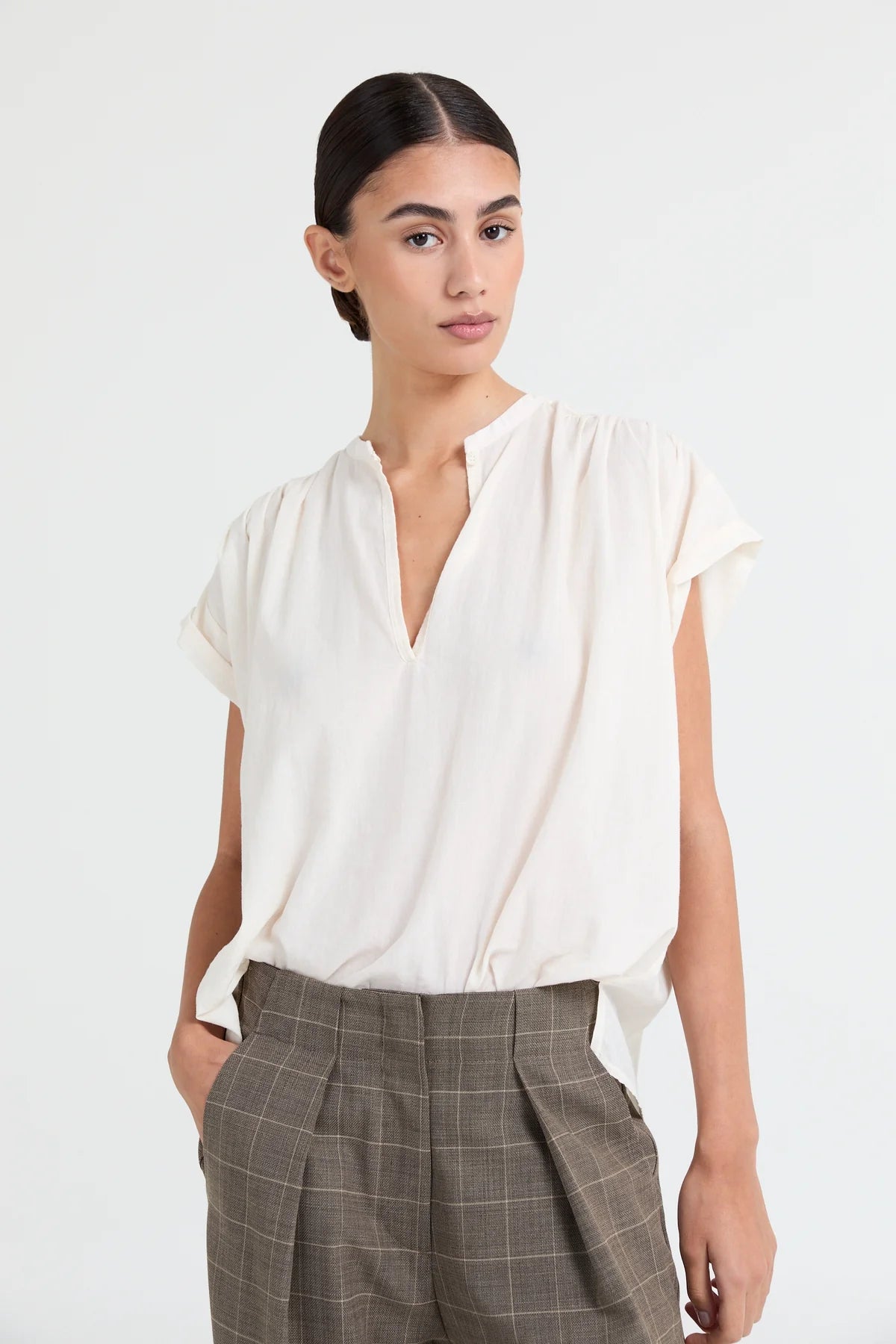 Liv The Label Bloes Yulia Buttercream