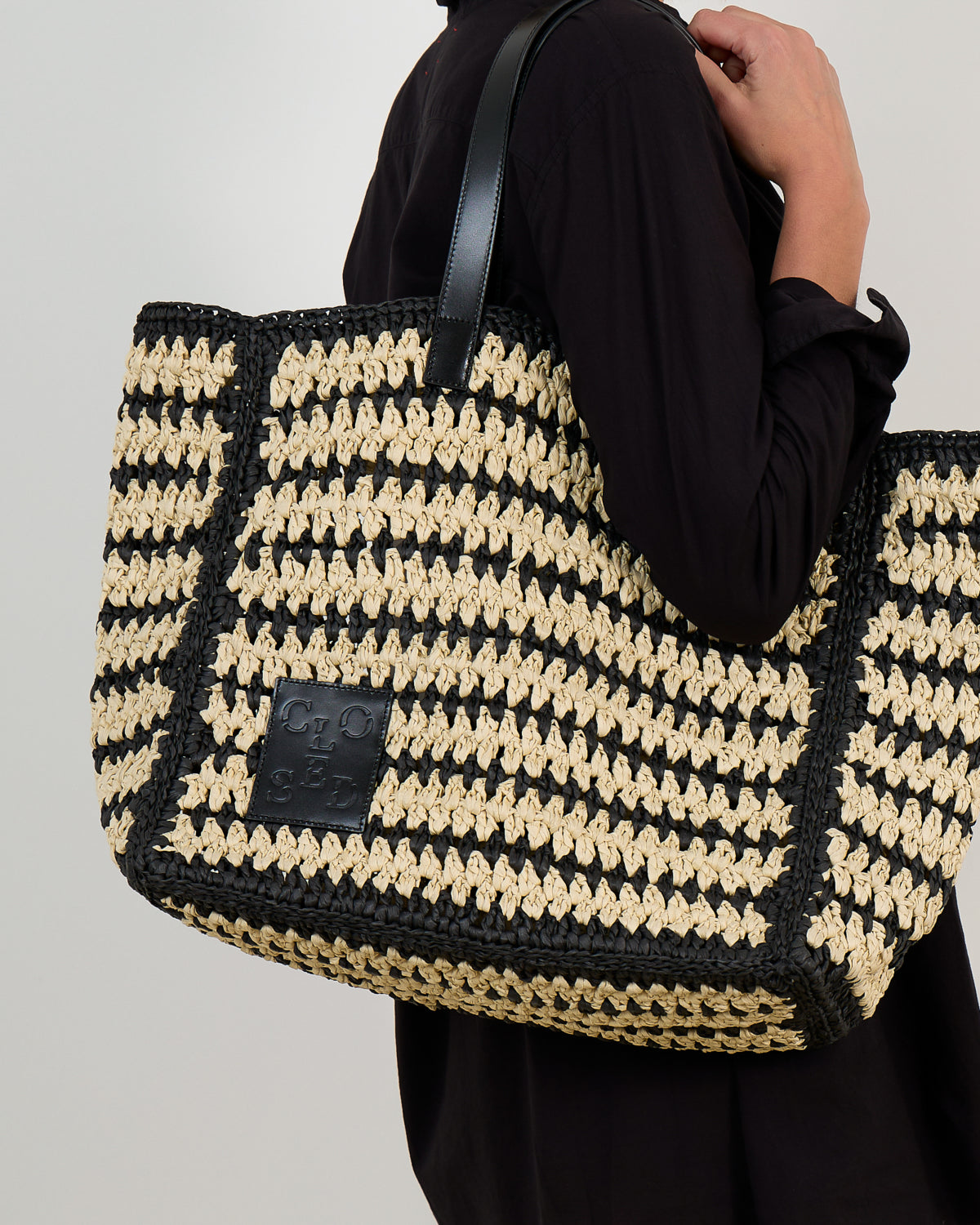 Closed Tas Gevlochten Zwart en Beige