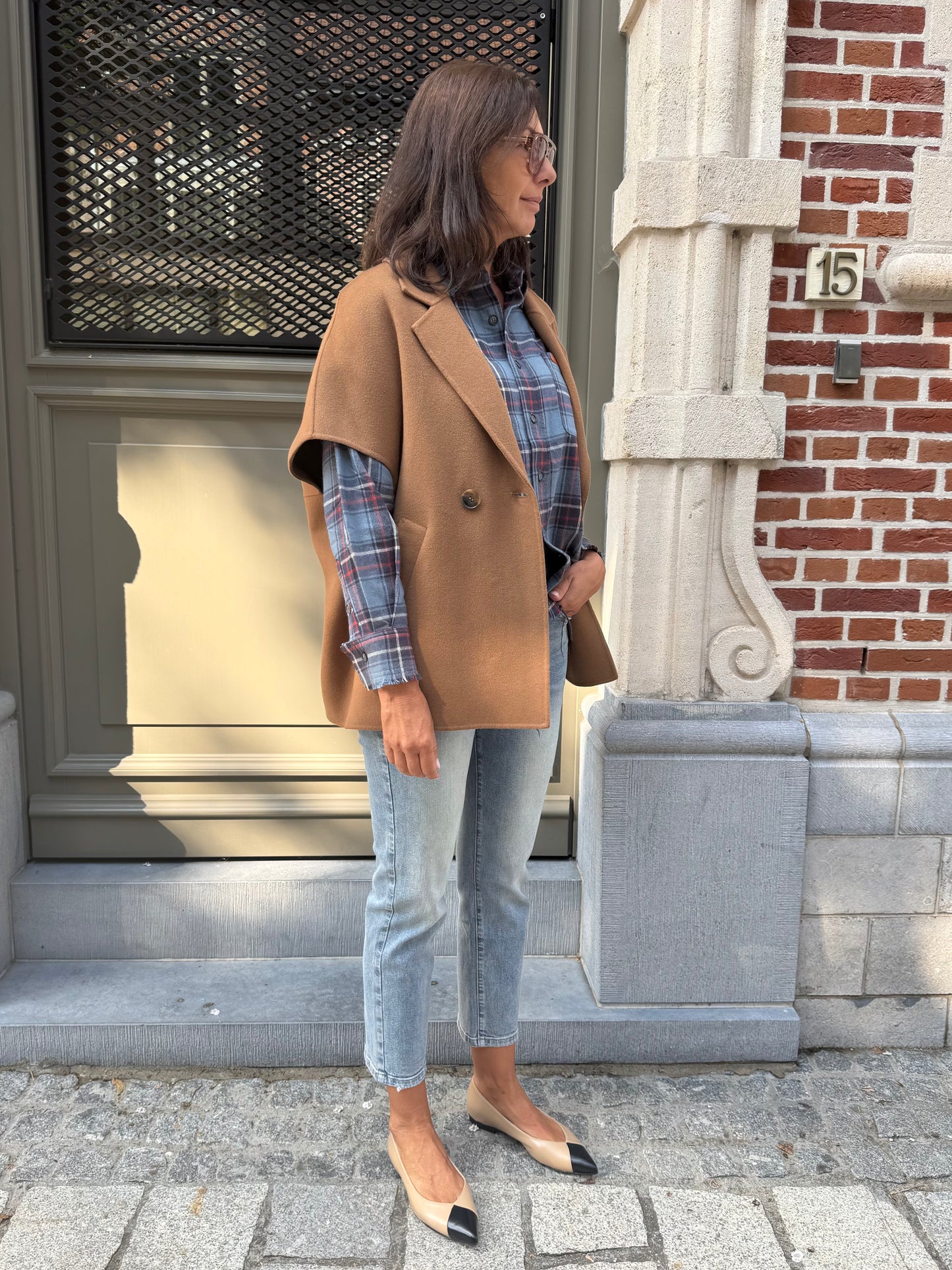 Janice Mouwloze Jas Archie Cognac