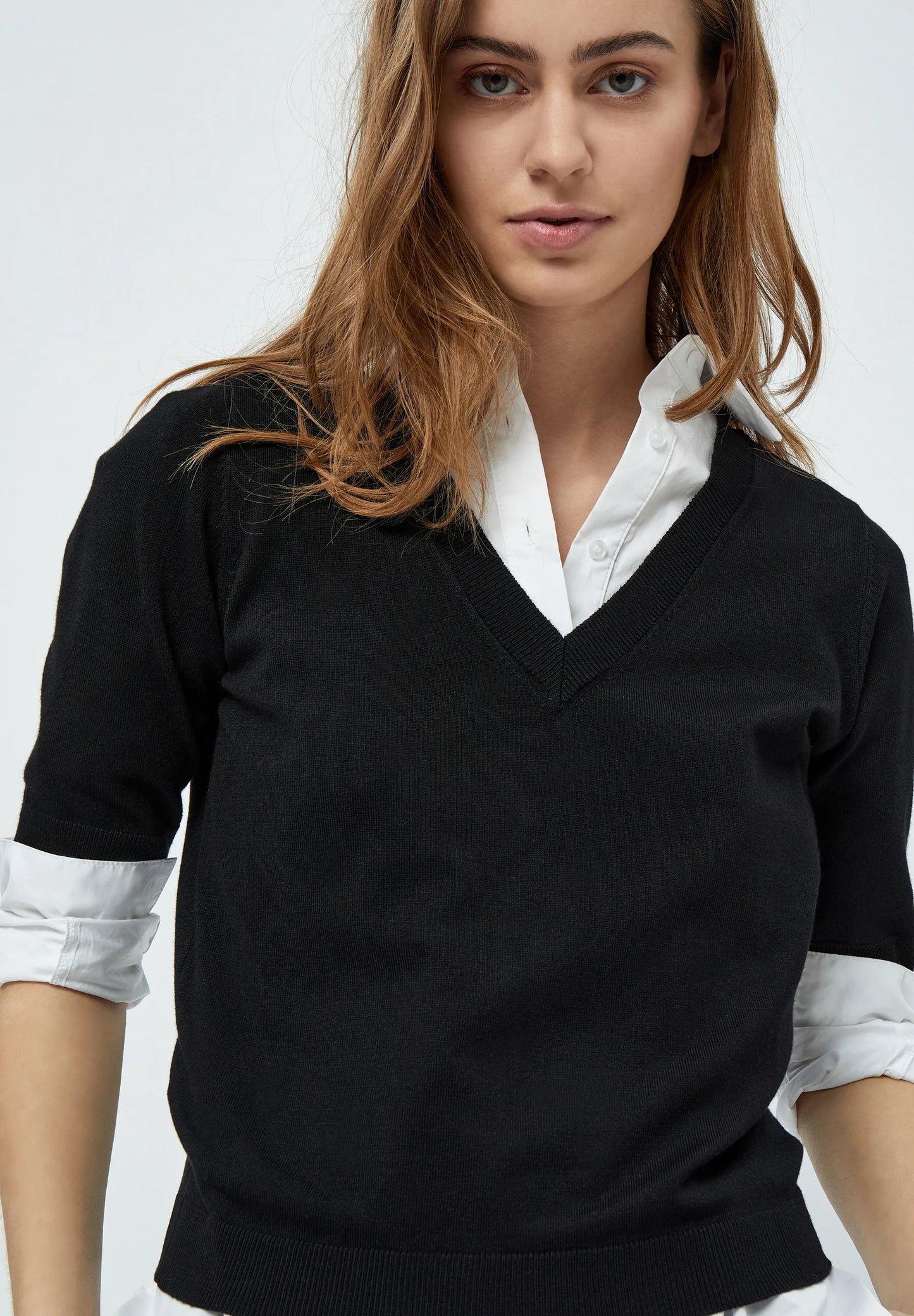 Minus Pull V-Nek Milla Black