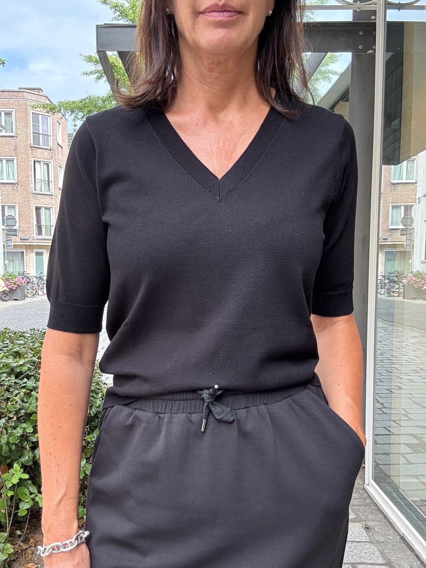 Minus Pull V-Nek Milla Black