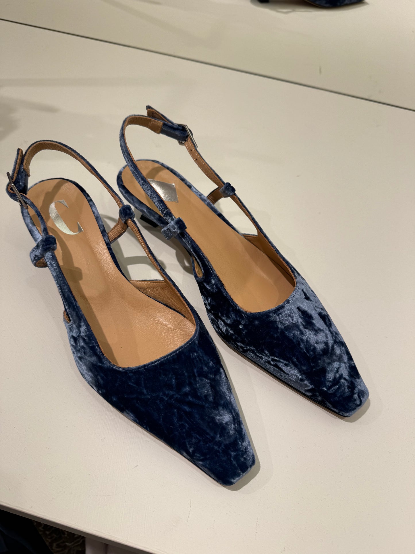 Cara Rosa Schoenen Slingback Kitten Heel Laura Jeans Fluweel
