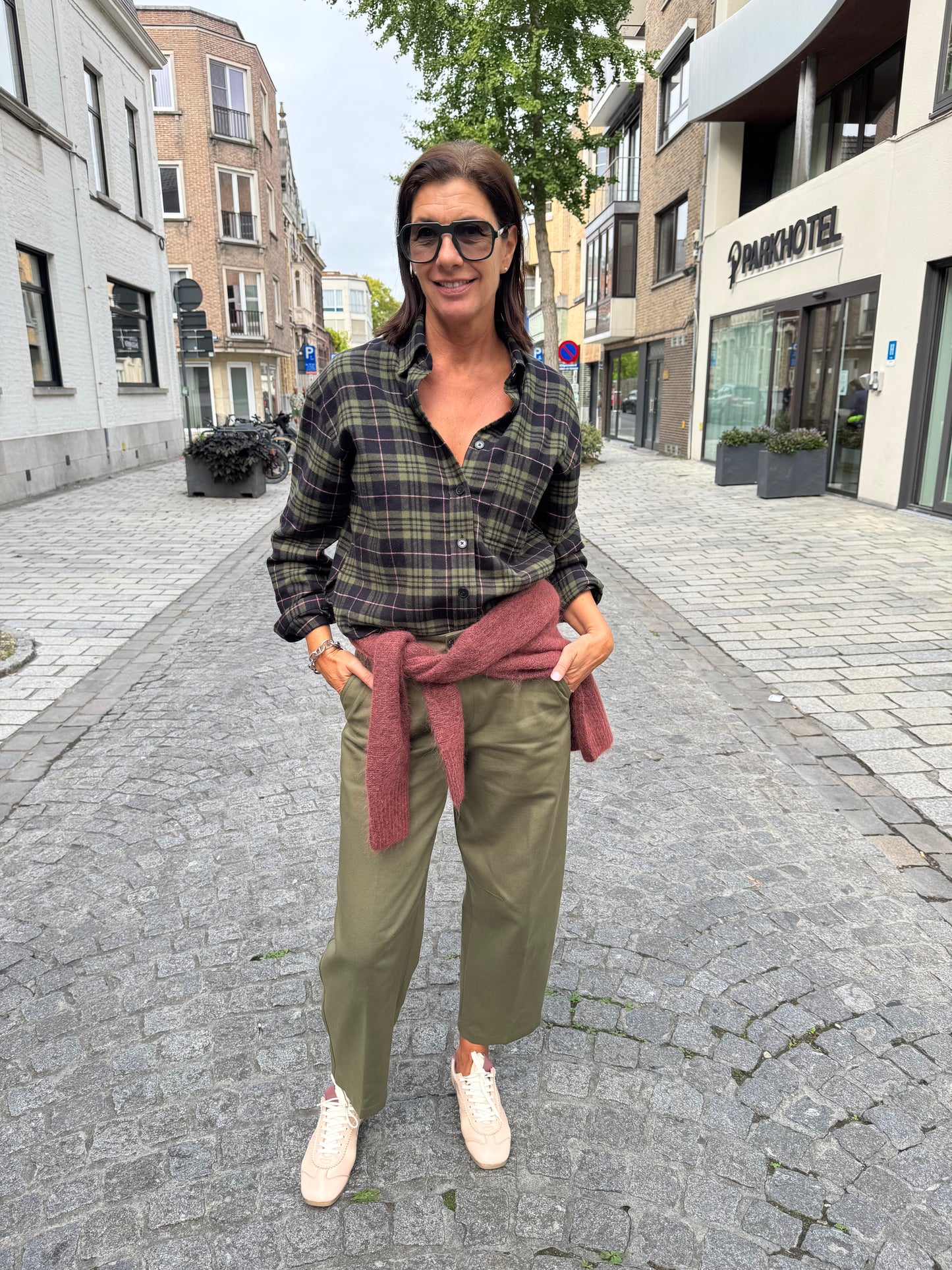 Closed Broek Romi Cypress Green (Olijfgroen)