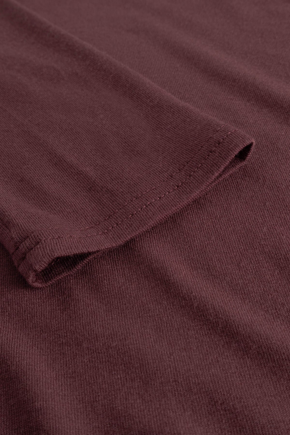 Rue de Tokyo Rolkraag T-Shirt Teca Burgundy