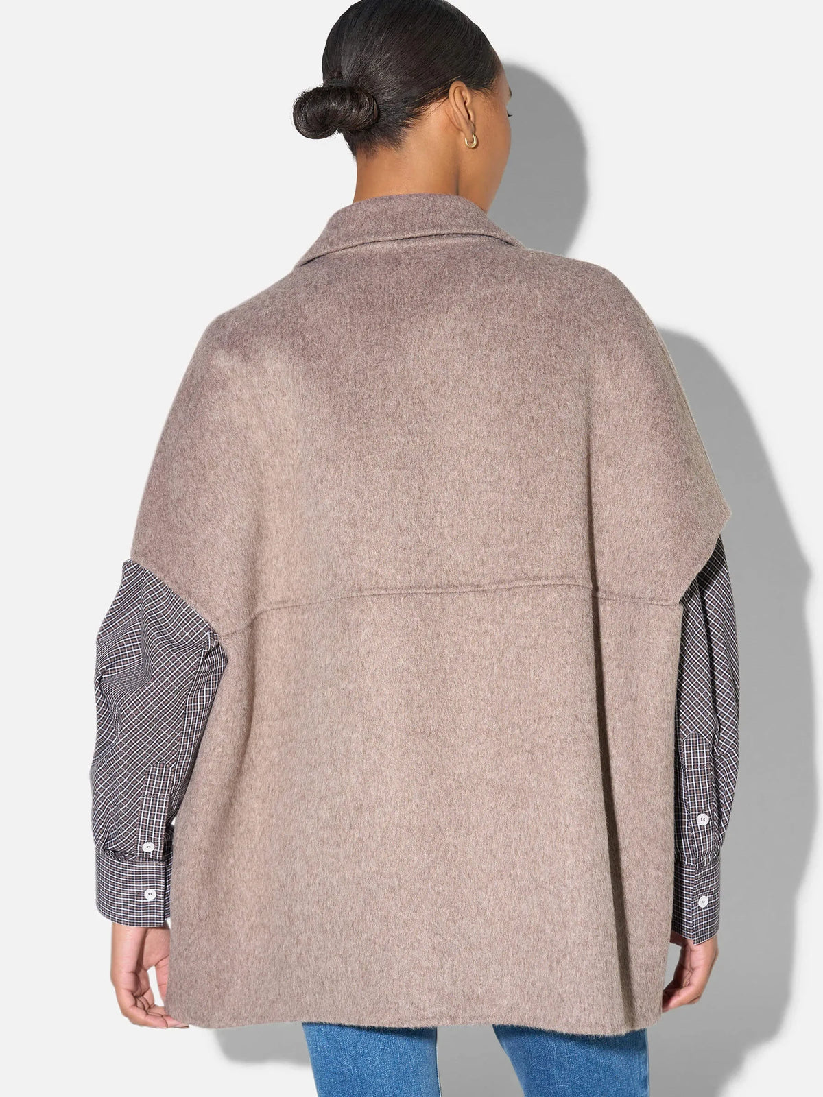 Janice Cape / Mouwloze Jas Archie Beige